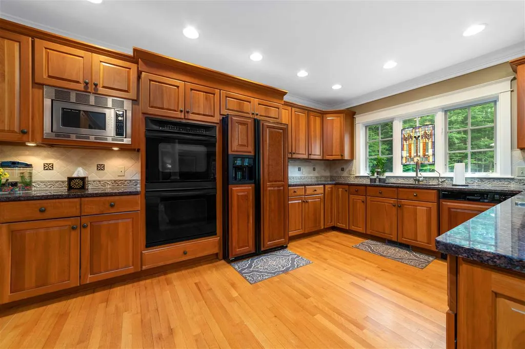 23 Squier Drive North Hampton NH 03862