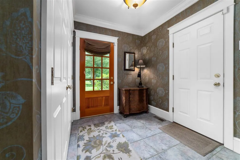 23 Squier Drive North Hampton NH 03862