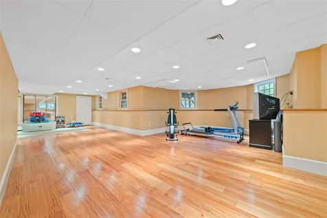23 Squier Drive North Hampton NH 03862