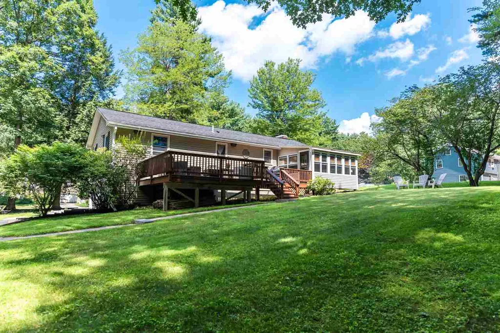 11 Butterfield Lane Stratham NH 03885