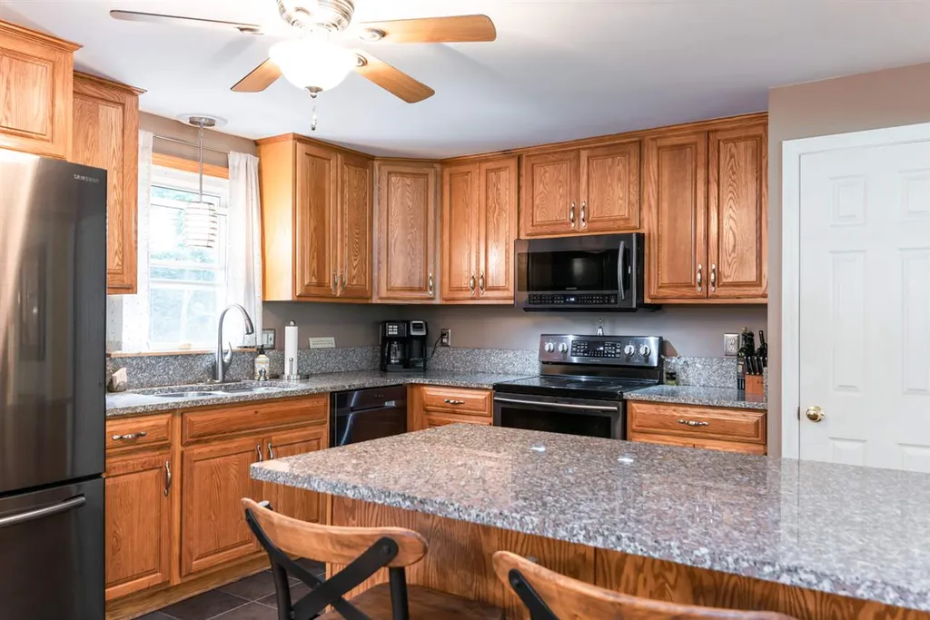 11 Butterfield Lane Stratham NH 03885