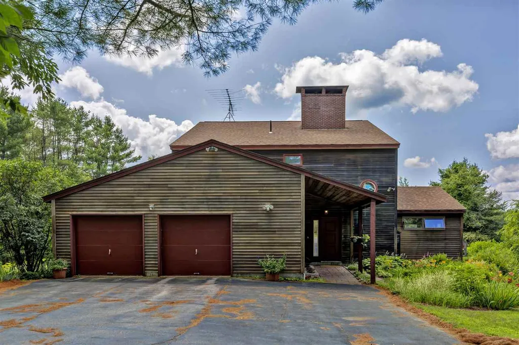 158 Summit View Road New London NH 03257