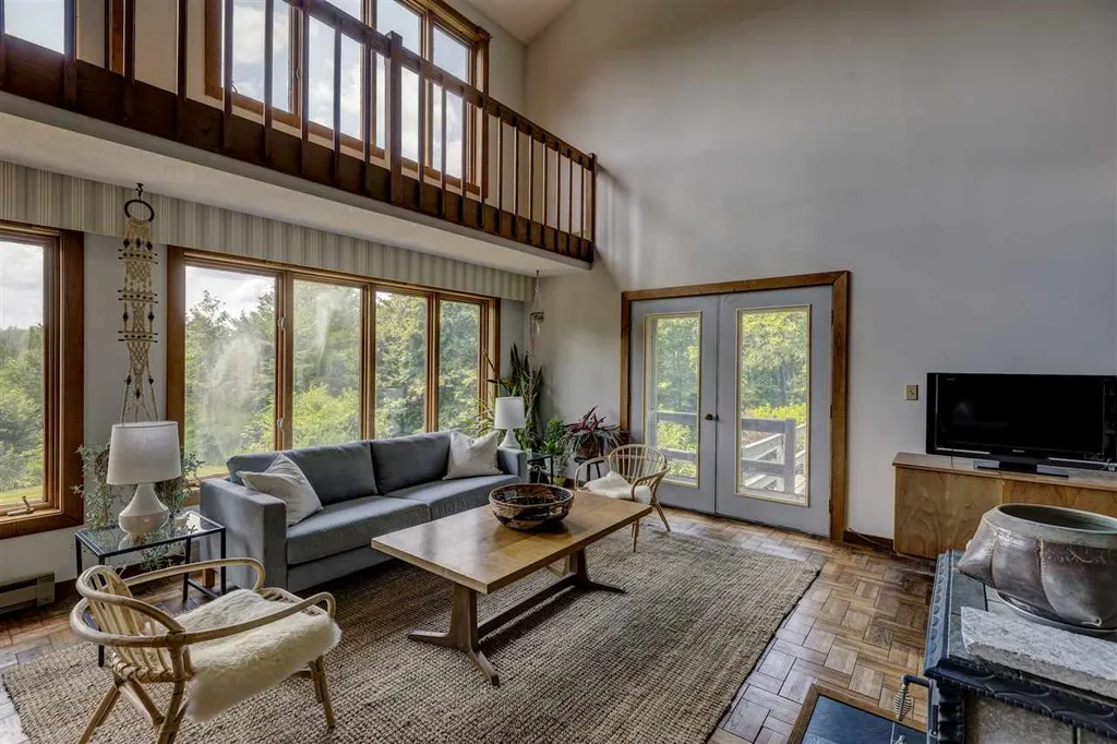 158 Summit View Road New London NH 03257