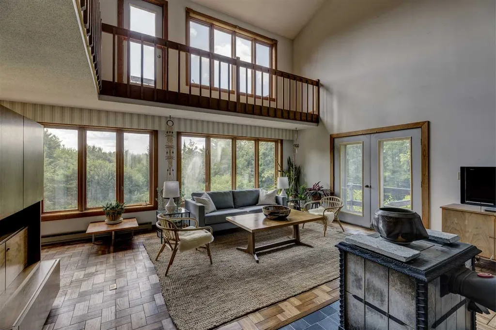 158 Summit View Road New London NH 03257