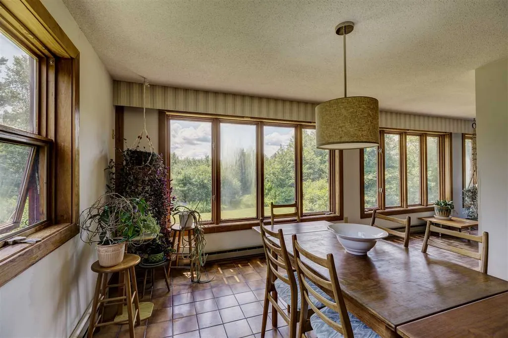 158 Summit View Road New London NH 03257