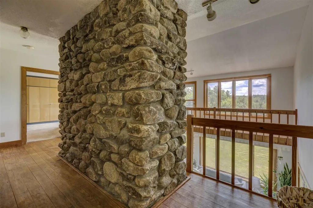 158 Summit View Road New London NH 03257