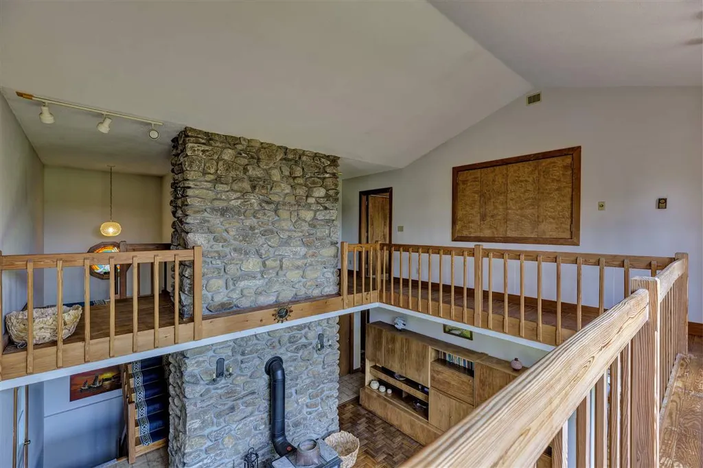 158 Summit View Road New London NH 03257