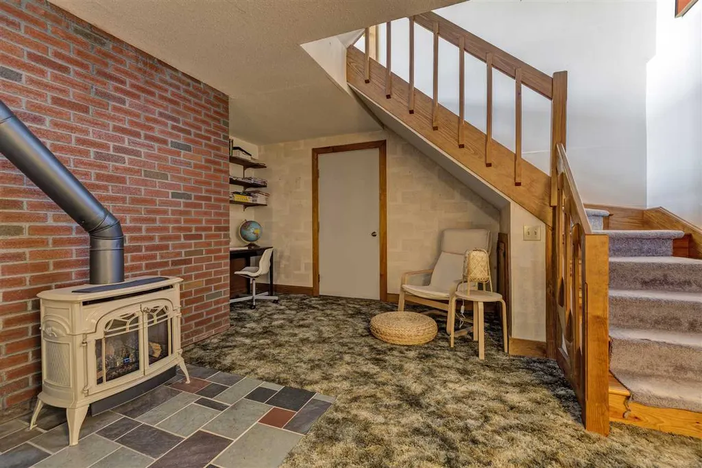 158 Summit View Road New London NH 03257