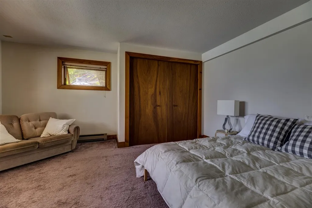 158 Summit View Road New London NH 03257