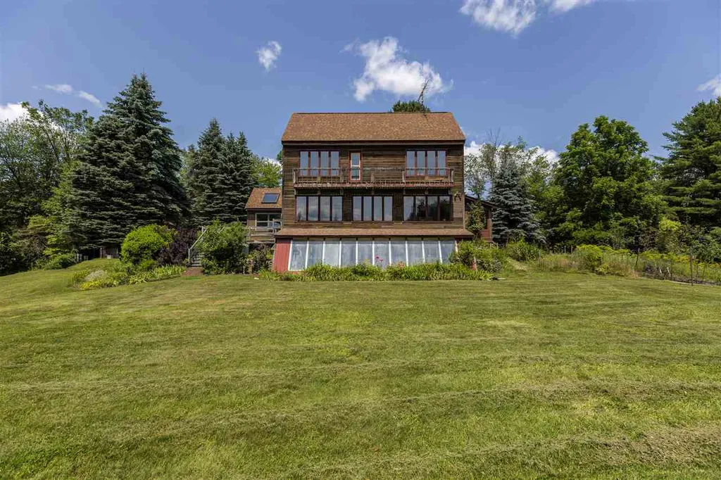 158 Summit View Road New London NH 03257