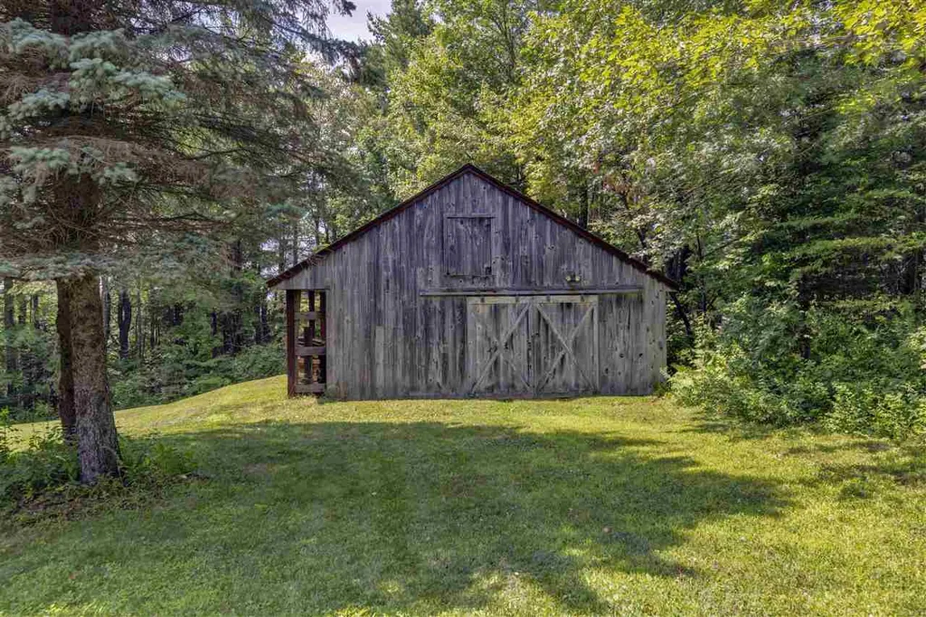 158 Summit View Road New London NH 03257