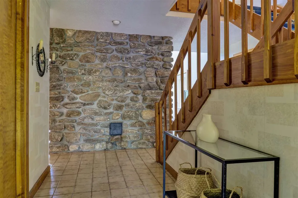 158 Summit View Road New London NH 03257