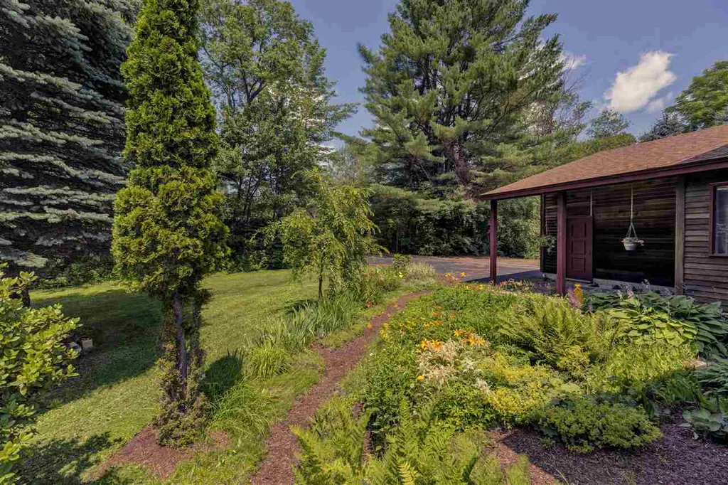 158 Summit View Road New London NH 03257
