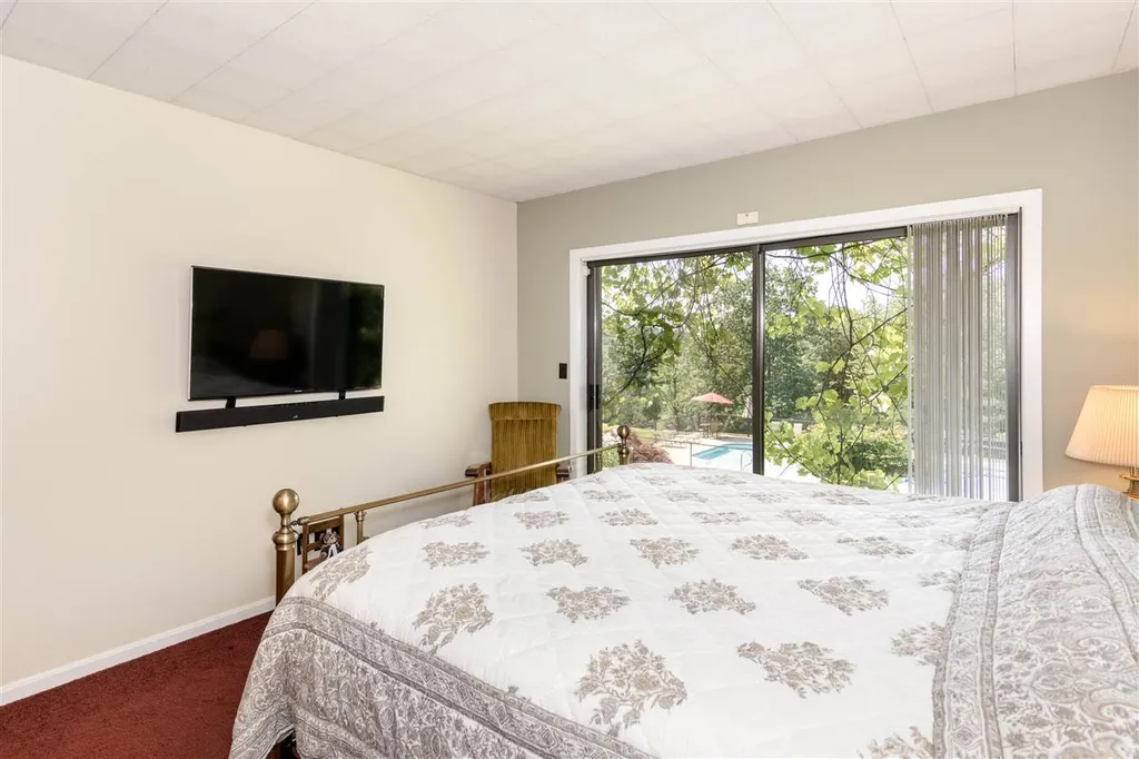 174 Sargent Road Gilmanton NH 03237