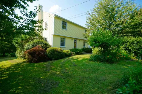 124 Post Road North Hampton NH 03862