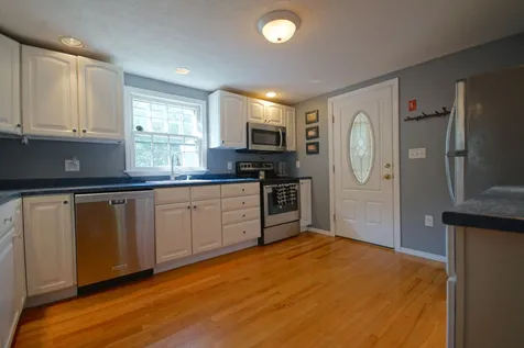 124 Post Road North Hampton NH 03862