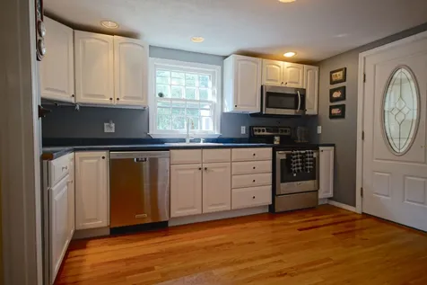 124 Post Road North Hampton NH 03862