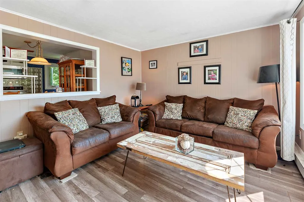 7 Oneida Circle Nashua NH 03060