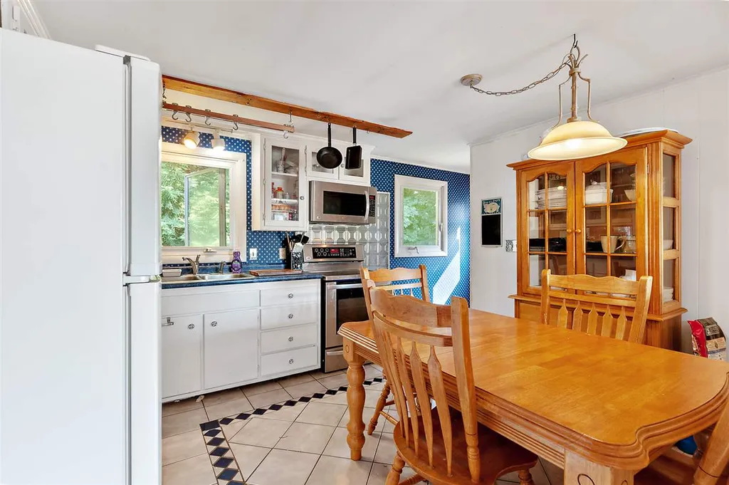 7 Oneida Circle Nashua NH 03060