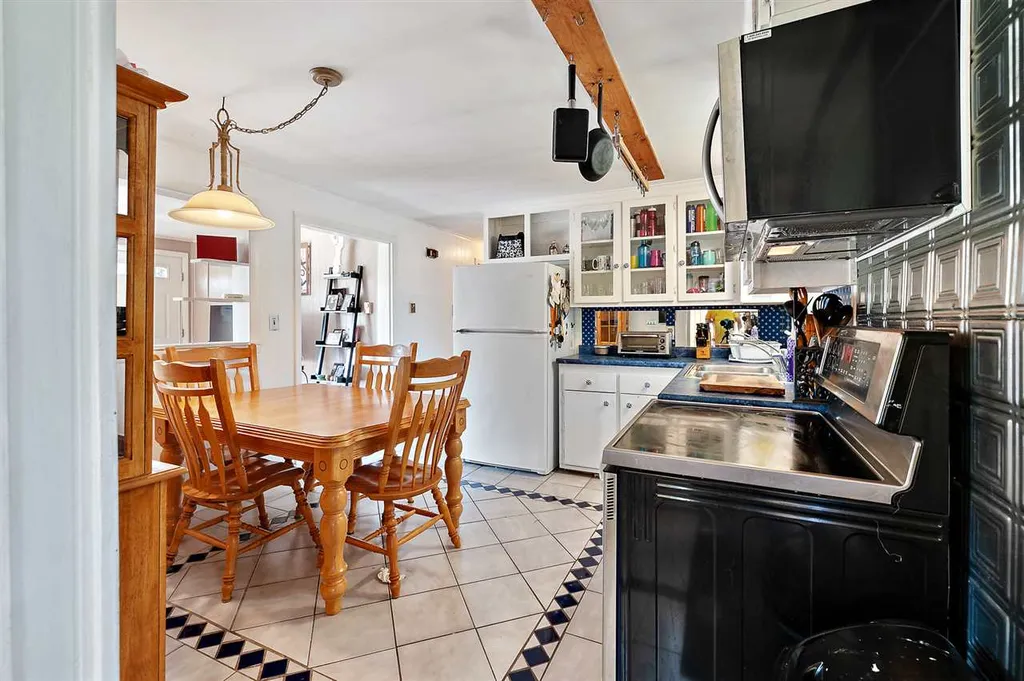 7 Oneida Circle Nashua NH 03060