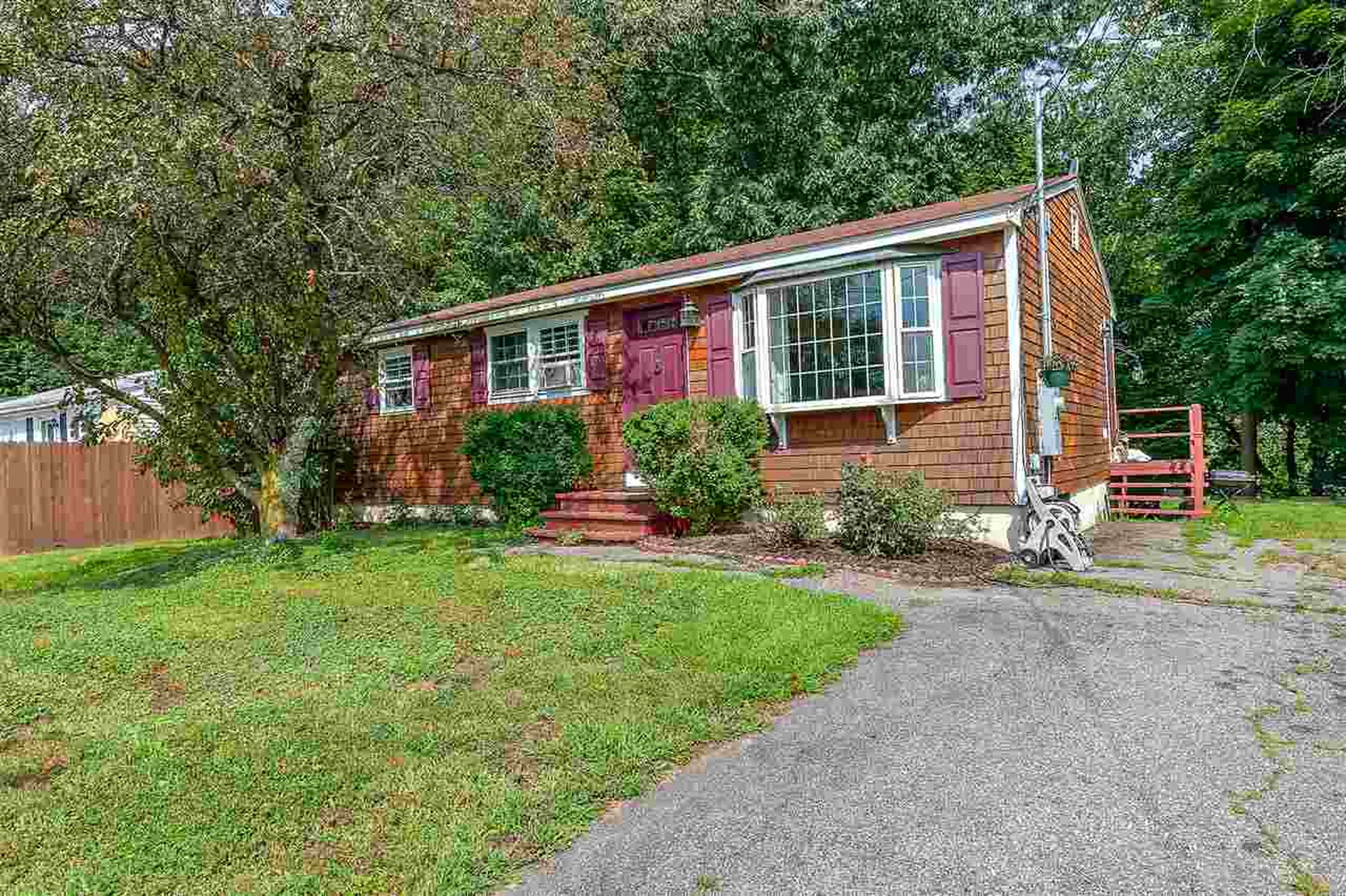 7 Oneida Circle Nashua NH 03060