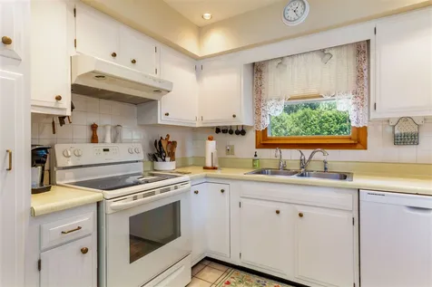 182 Lindale Drive Colchester VT 05446