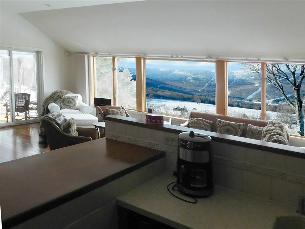 10 Farms Mountain View Lane Warren VT 05674