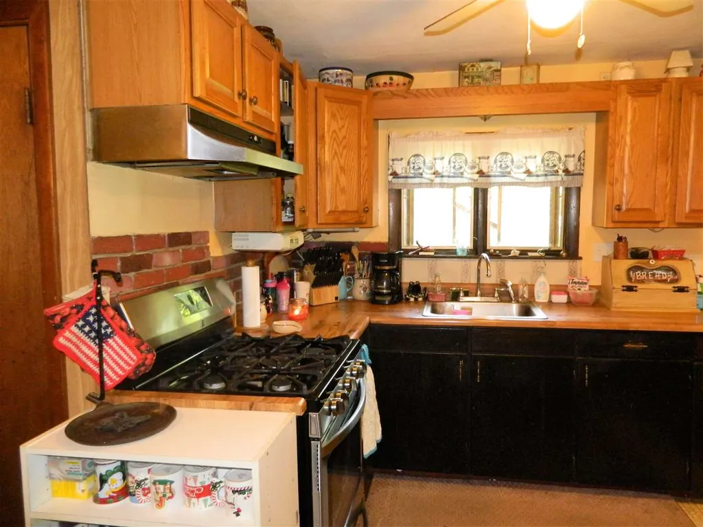 1444 Battle Street Webster NH 03303