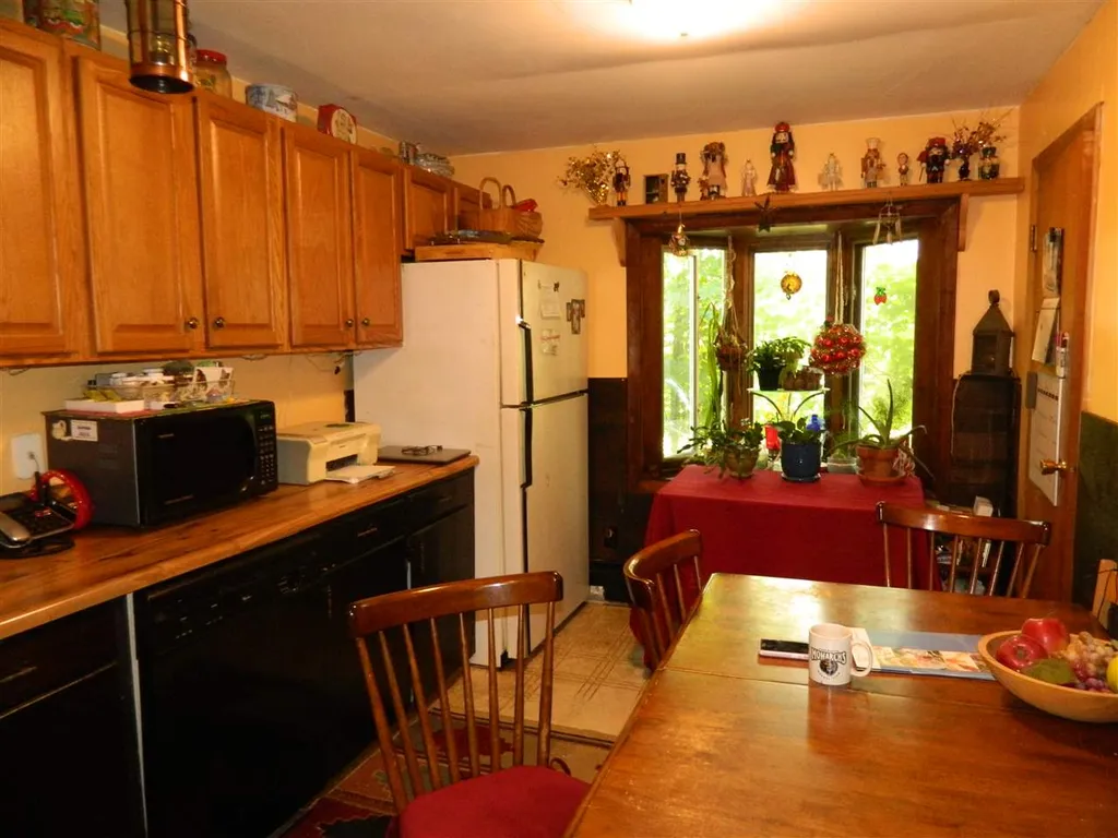 1444 Battle Street Webster NH 03303