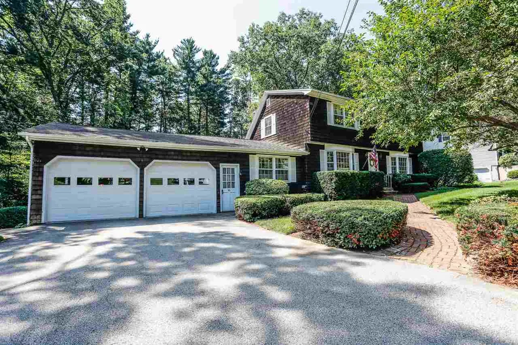 26 Deerhaven Drive Nashua NH 03064