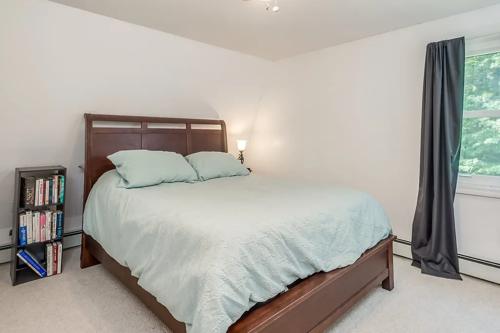 24 Lincoln Drive Nottingham NH 03290