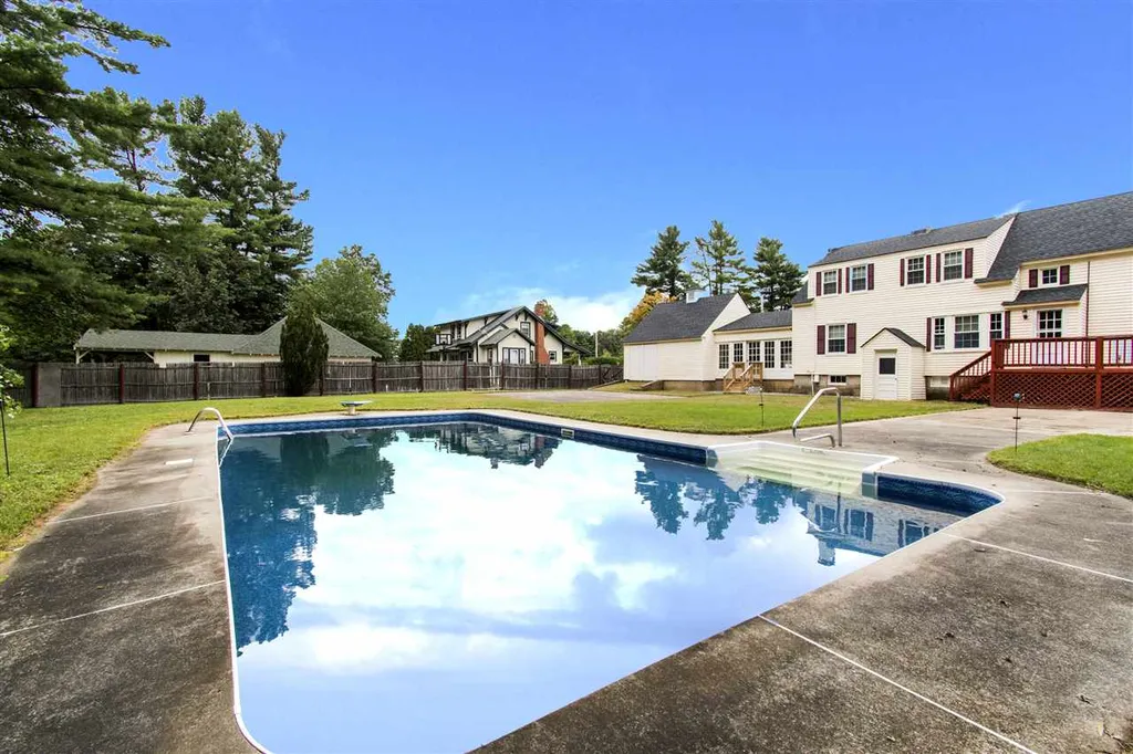 131 Old Dover Road Rochester NH 03867