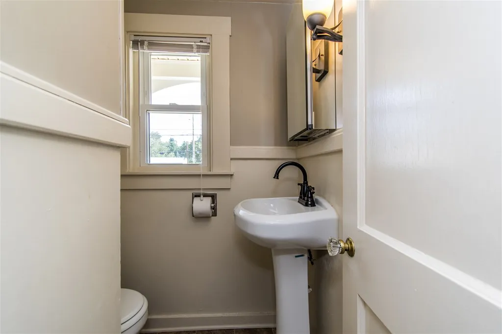 131 Old Dover Road Rochester NH 03867