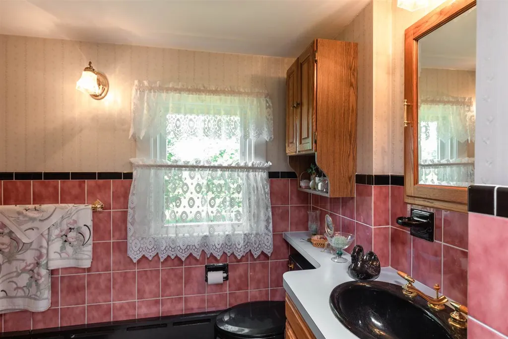15 Old Littleworth Road Dover NH 03820