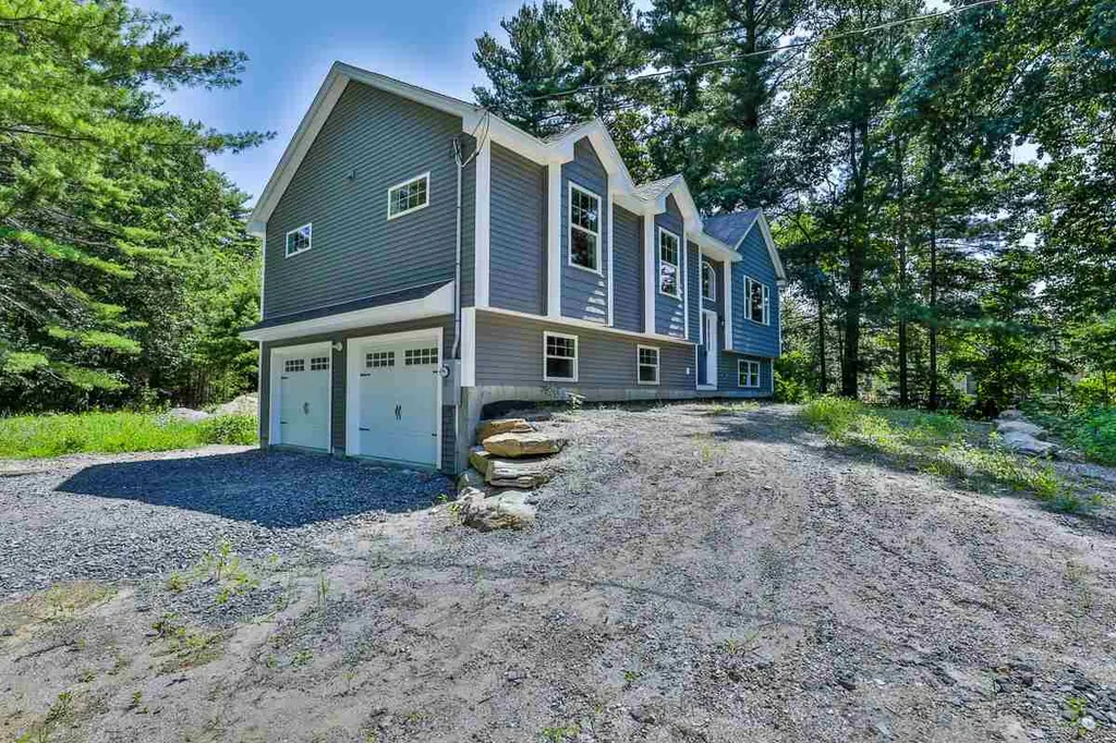 13 Hemlock Springs Road Derry NH 03038