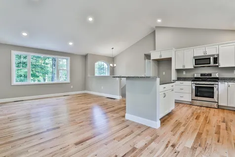 13 Hemlock Springs Road Derry NH 03038