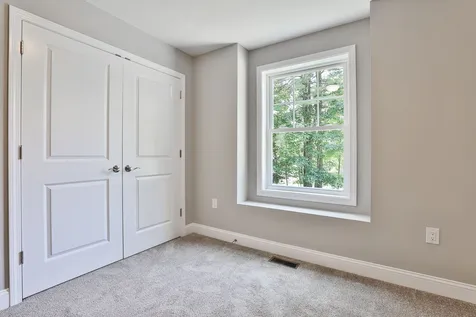 13 Hemlock Springs Road Derry NH 03038