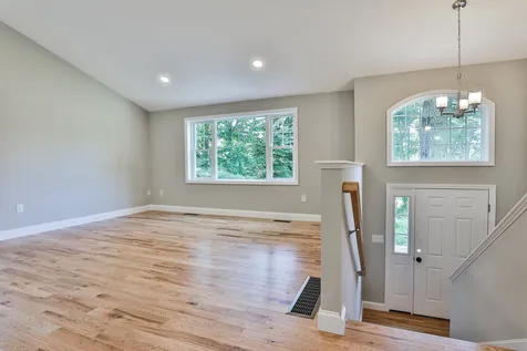 13 Hemlock Springs Road Derry NH 03038
