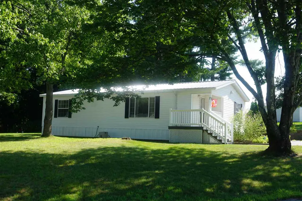 7 Brenda Street Nashua NH 03062