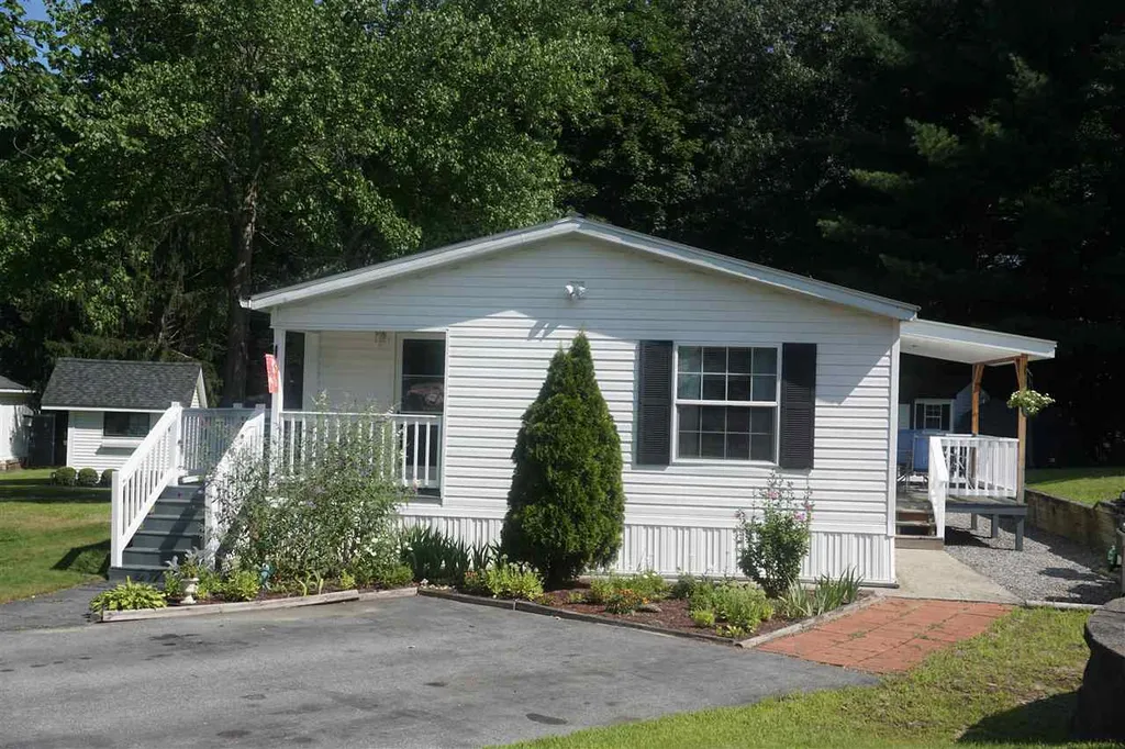 7 Brenda Street Nashua NH 03062