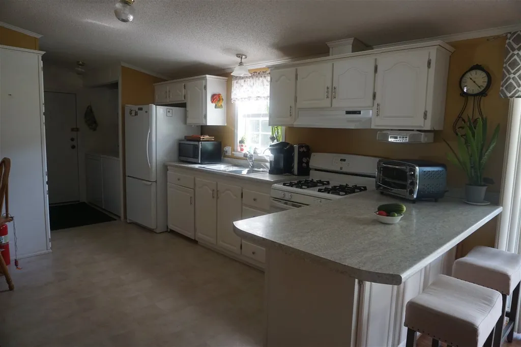 7 Brenda Street Nashua NH 03062