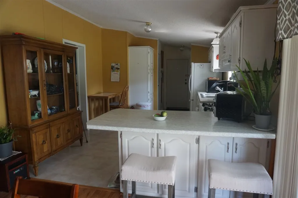 7 Brenda Street Nashua NH 03062