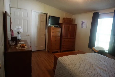 7 Brenda Street Nashua NH 03062