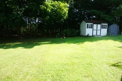 7 Brenda Street Nashua NH 03062