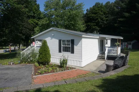 7 Brenda Street Nashua NH 03062