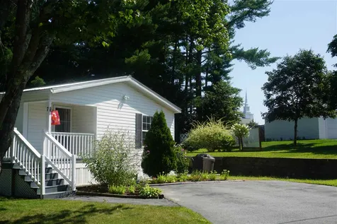 7 Brenda Street Nashua NH 03062