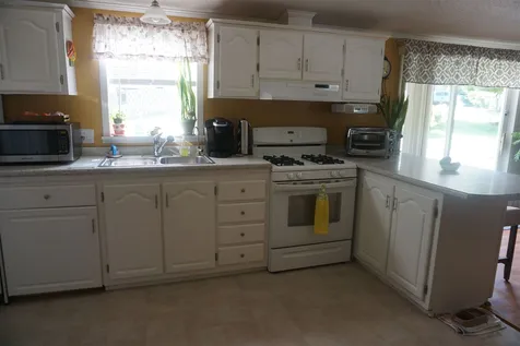 7 Brenda Street Nashua NH 03062