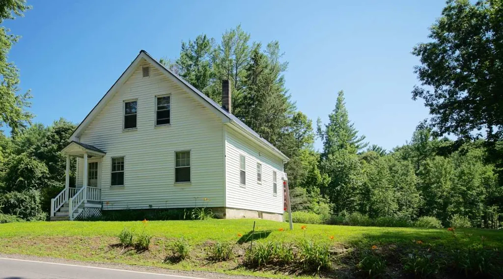 222 South Road Kensington NH 03833