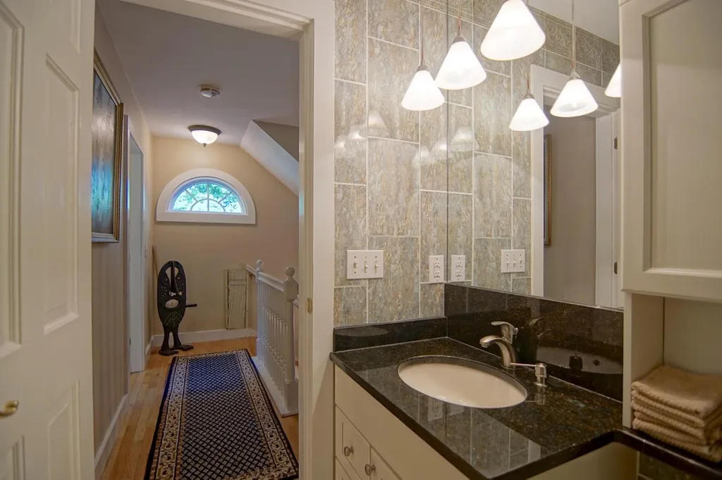 579 Sagamore Avenue Portsmouth NH 03801