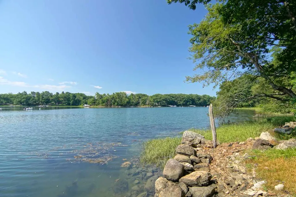 579 Sagamore Avenue Portsmouth NH 03801